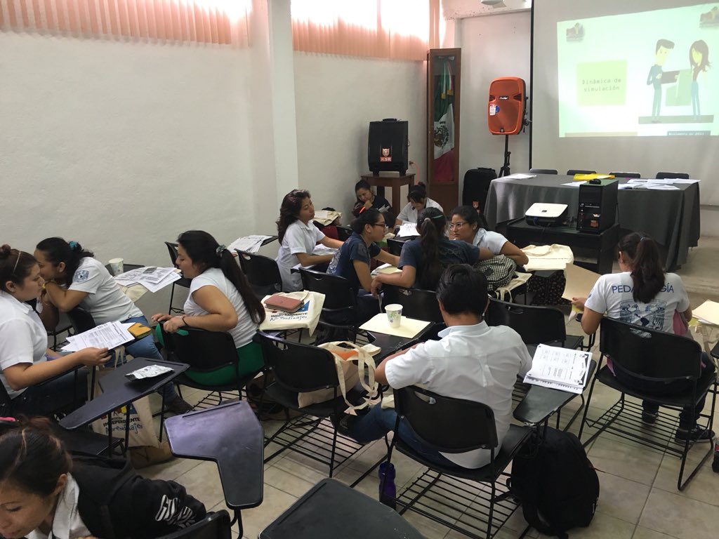 MedirAprender's tweet photo. En @IEScomonfort capacitando voluntarios para #medicionmia en #Yucatan. Gran respuesta de los voluntarios #miatime https://t.co/IZvXAkcm38
