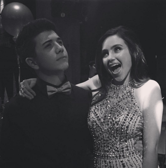 SammyPattinson's tweet photo. Now THIS is a picture #bradley_s_perry12 #friendswhodontlookatthecameratogetherstaytogether https://t.co/i2HK5k3d1y