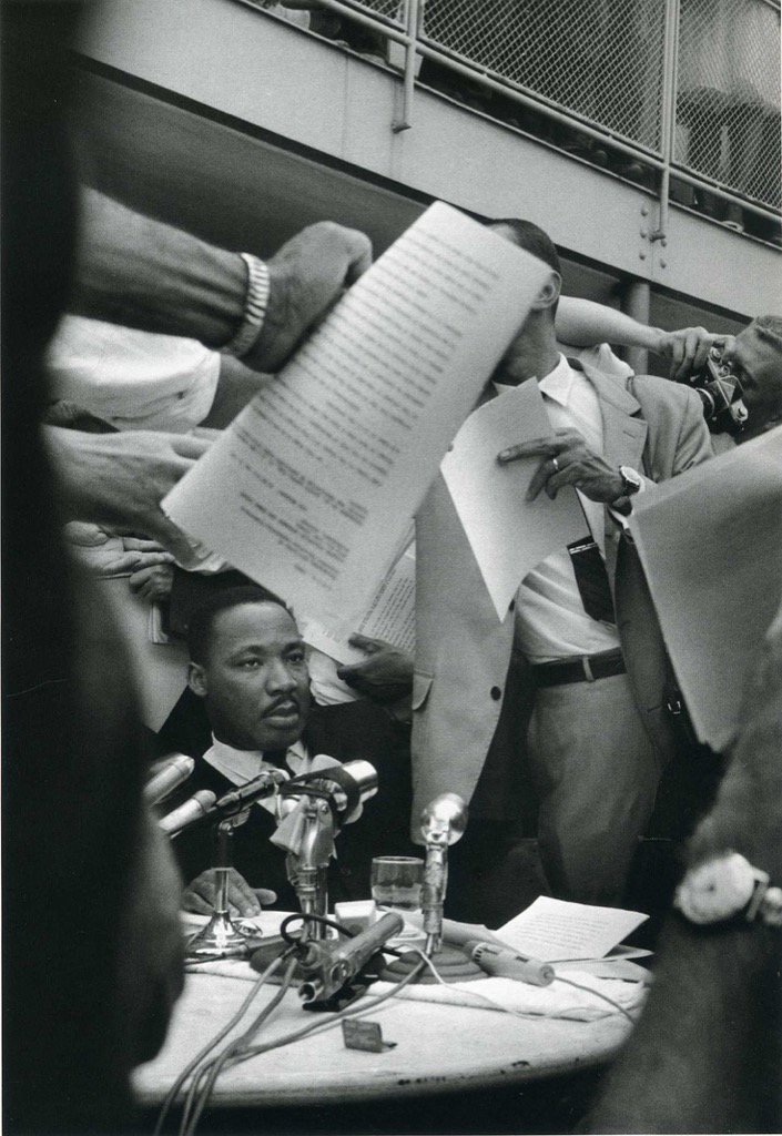 Dame_Rouge's tweet photo. .@CatherineSaidah - "Strong and Silent" 1963 #Martin_Luther_King (1929-1968) #Photographie #Ernst_Haas (1921-1986) https://t.co/gciQgU8obV