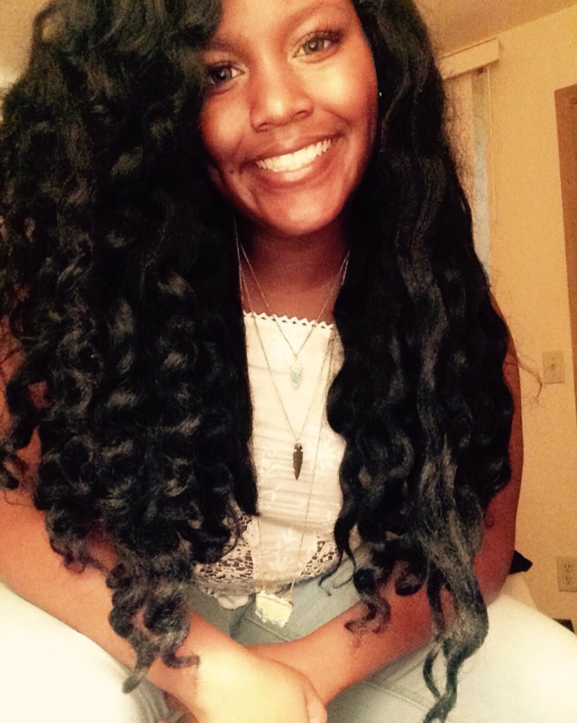 Fairy_Soul_Muva's tweet photo. I always feel like a model 😭 #MelaninOnFleek #photography https://t.co/V6j9moQJ4B