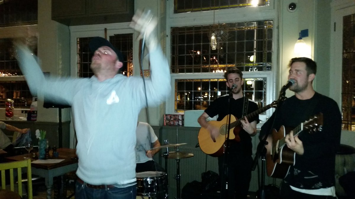 DukeGreenSW6's tweet photo. We got @SUFFICEwords in action now. Absolutely f'amazing #LiveAtTheDuke https://t.co/gkzWIxMqa7