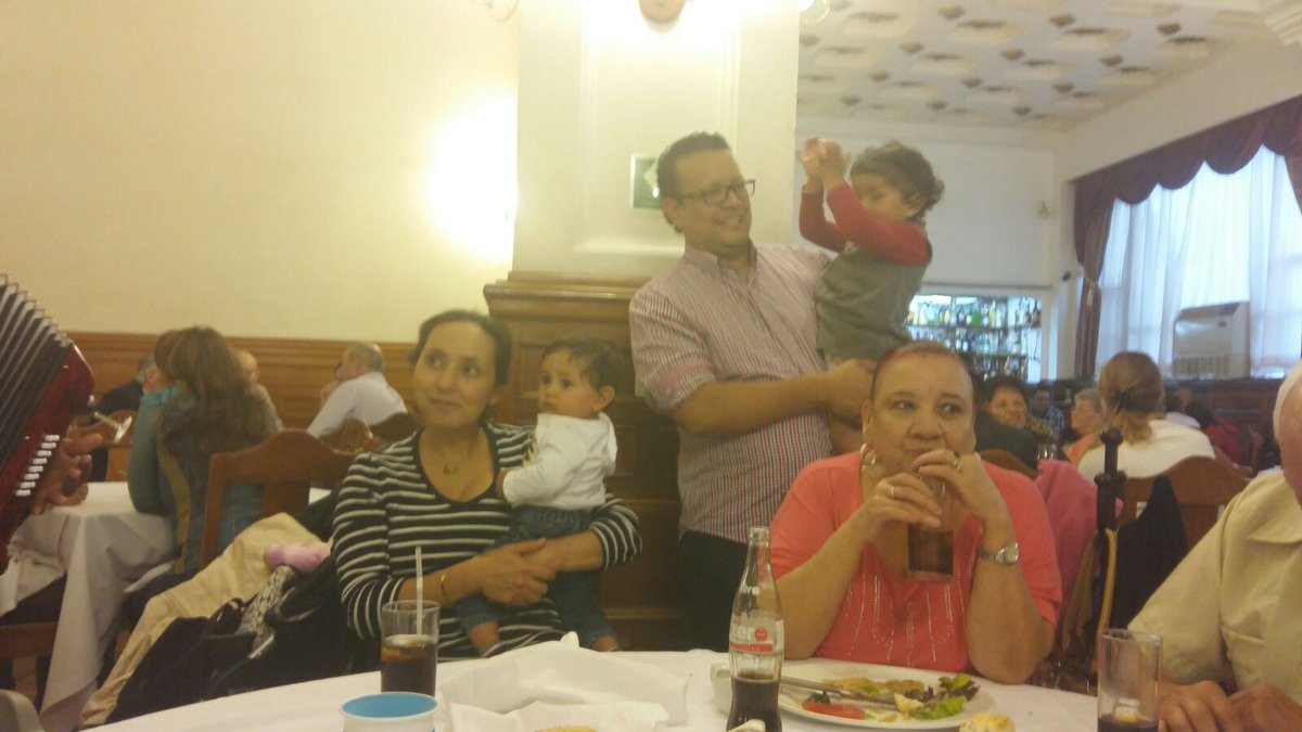 JCADavila's tweet photo. #AlbumKIO con mi familia que me día a día me motiva https://t.co/7PsVad1myj