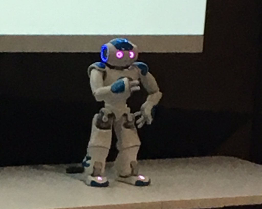 natinga71's tweet photo. Best conference opening speaker I've experienced! No offence to humans intended. #vcecomputing @DLTVictoria https://t.co/6sEM7jH9oX