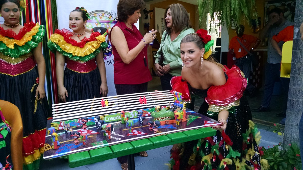 Carnaval_SA's tweet photo. Gracias a @creadores3D por este hermoso regalo: una réplica de la #BatallaDeFlores hecha en impresoras 3D. https://t.co/FNIcjfJ3S5