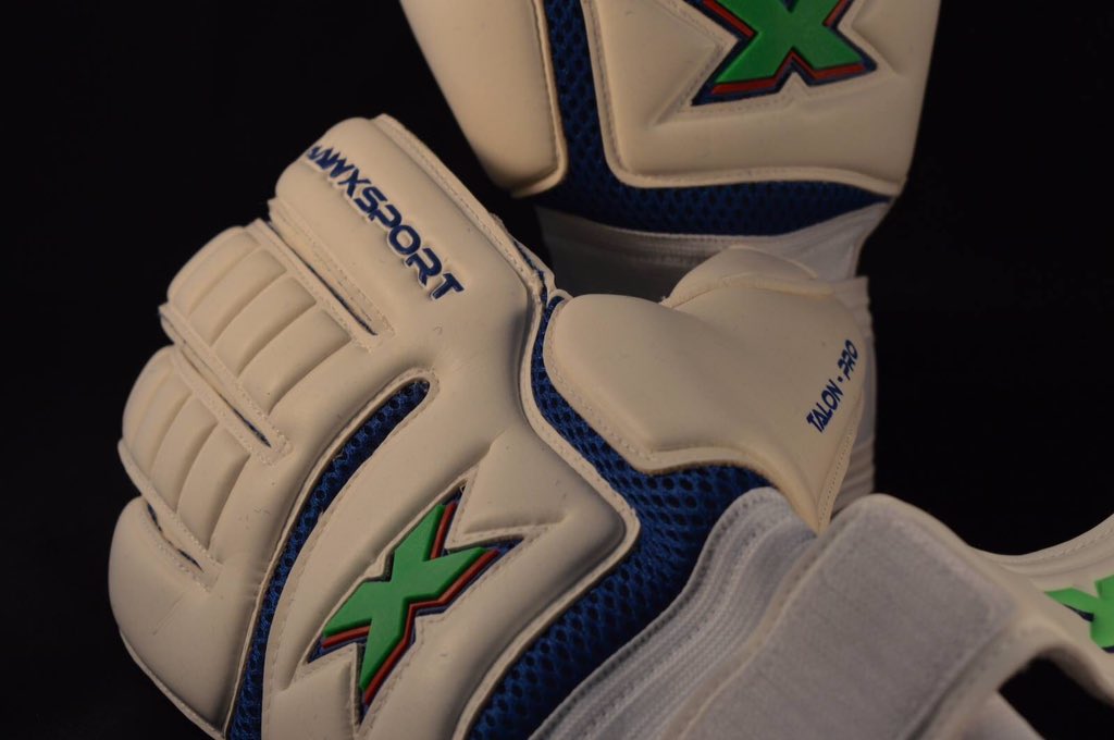hawxsport1's tweet photo. Asking for gloves for Christmas?🎄🎁Check out our range of gloves &amp; apparel https://t.co/kANzeBx6lN #goalkeeping https://t.co/WiNYIPC1Id