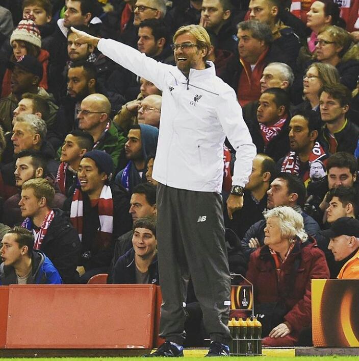 rullah_prkitiew's tweet photo. Jurgen Klopp instructs the reds, who are still winning 2-1 against bordeaux.
#LFC #LFCIndonesia #UEFA https://t.co/jckuAcAqv2