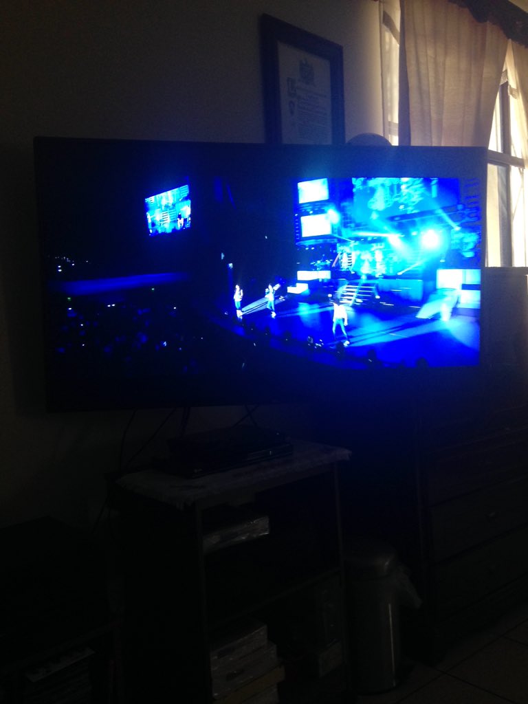 cgsunflower's tweet image. #TheLastPartyVideo @somosCD9 ❤️ 😍