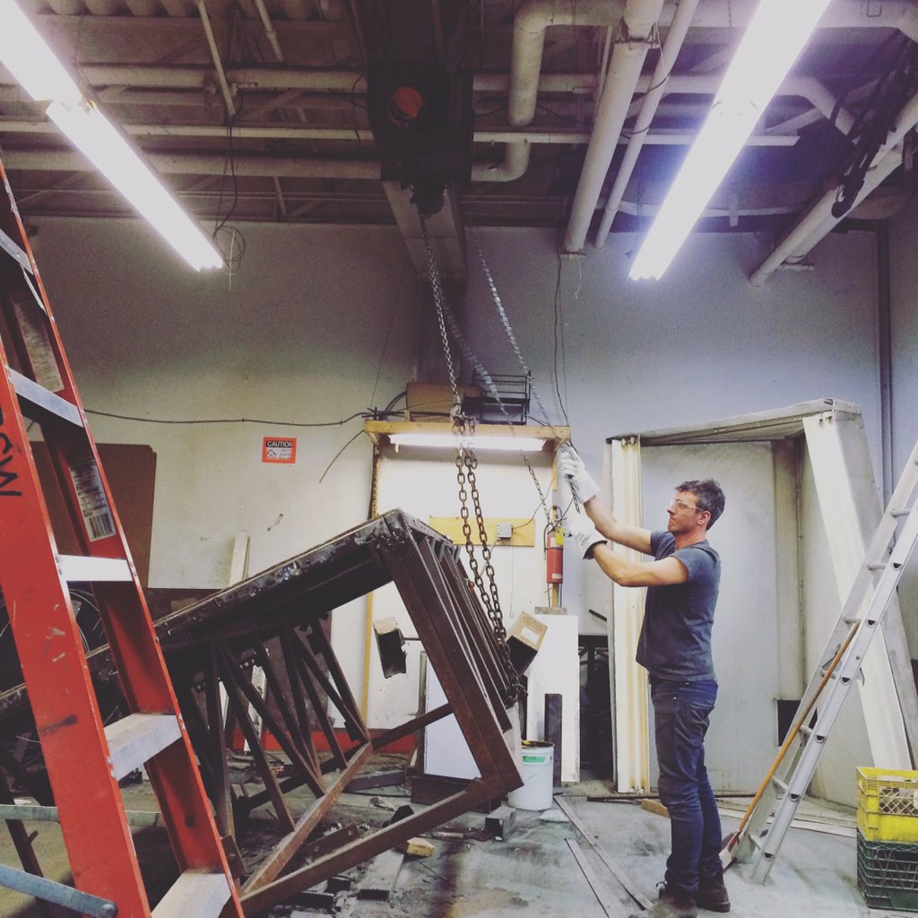 RidgelyStudio's tweet photo. Moving up, moving out! #ridgelystudioworks #studio move #twoblocksaway #getting there https://t.co/M11bNLUeJN