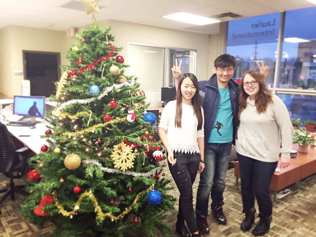 viki9623's tweet photo. @LEAFCSL  Christmas Tree Decorating https://t.co/9zP9S1oPuT