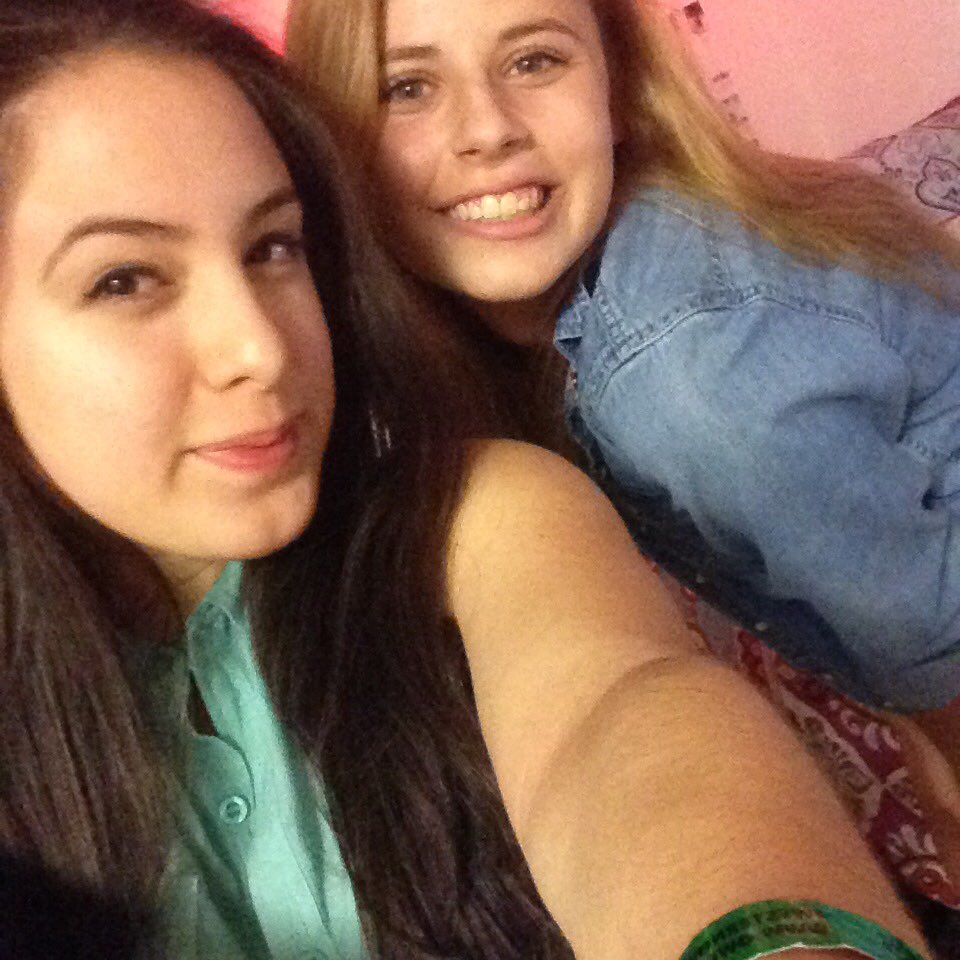 _claudiia17's tweet photo. Hbd you 4ft Mexican hoe #devilyn 🌮👿 @MartinezzEvelyn https://t.co/3NptXaVh5F