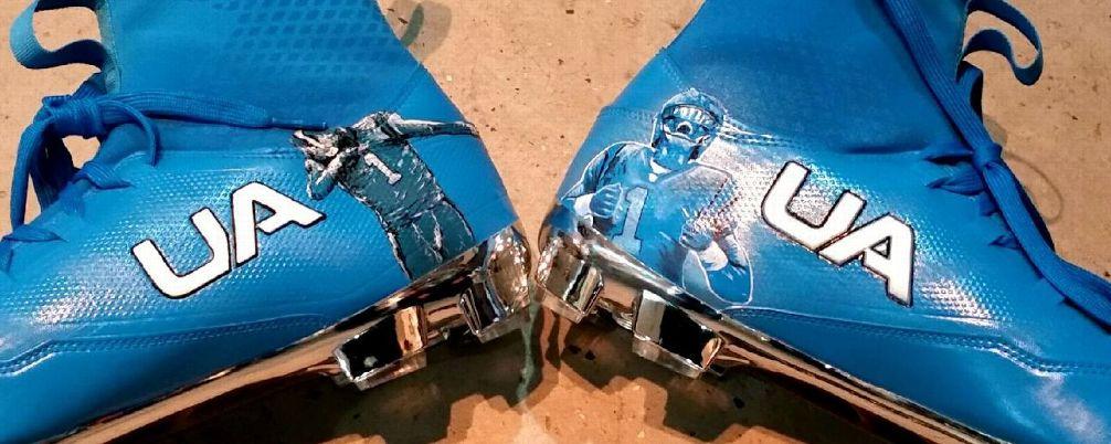 ESPNNFL's tweet photo. Cam Newton's dab and Superman cleats = 🔥 https://t.co/Eh0bUneVXm https://t.co/56JwdRE5E7
