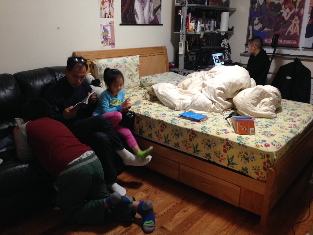 s1mius's tweet photo. @ANTHfood #ANT400 after dinner, everybody resting up for shopping later https://t.co/5aDgwjOOLV