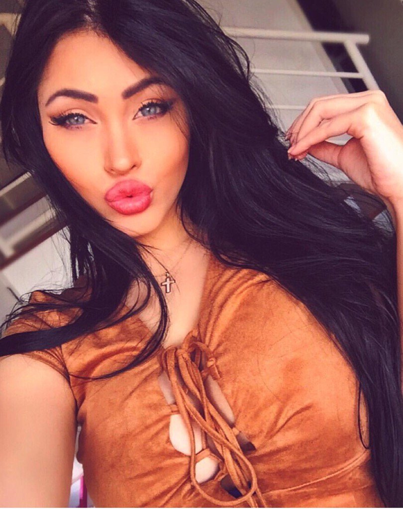 bbymeyanna's tweet photo. HAPPY THANKSGIVING 🍗🍗 https://t.co/xVUsqSsONn