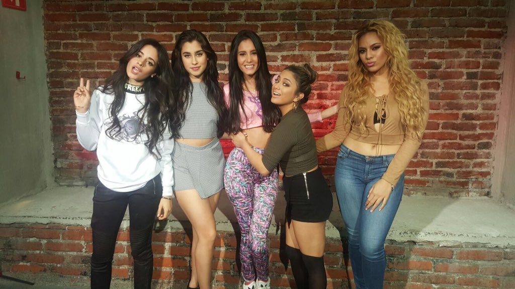telehit_musica tweet picture