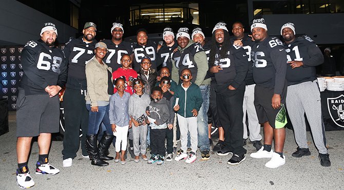 Raiders's tweet photo. Happy Thanksgiving from the Silver and Black -- here are a few messages from the team: https://t.co/d1RehSsJqR https://t.co/sj5DJWlMmJ