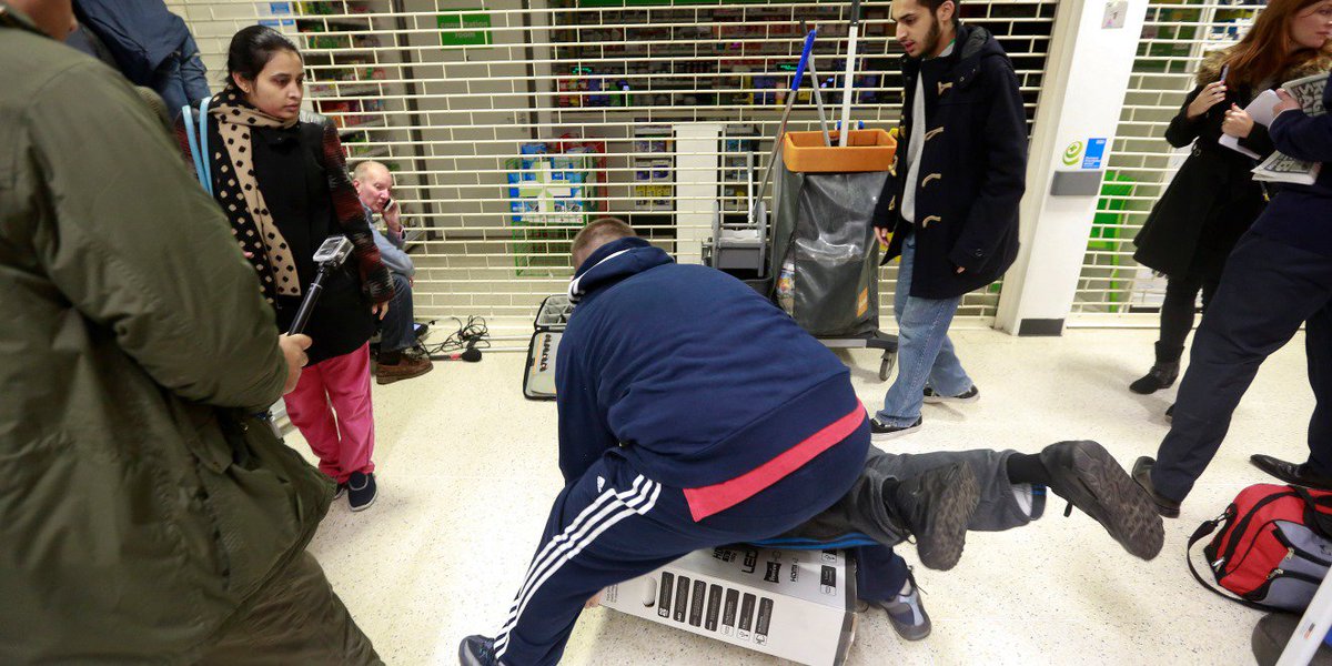 British retailers rethink Black Friday after last year's shambles bloom.bg/1MSSUmP