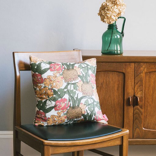 Online sample sale starting tomorrow at 12pm GMT on abigailborg.com 💜