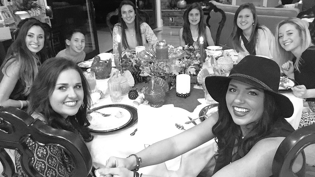 alisharee_'s tweet image. forever @ the kids table #LessRules #HolidaysWithMelinda