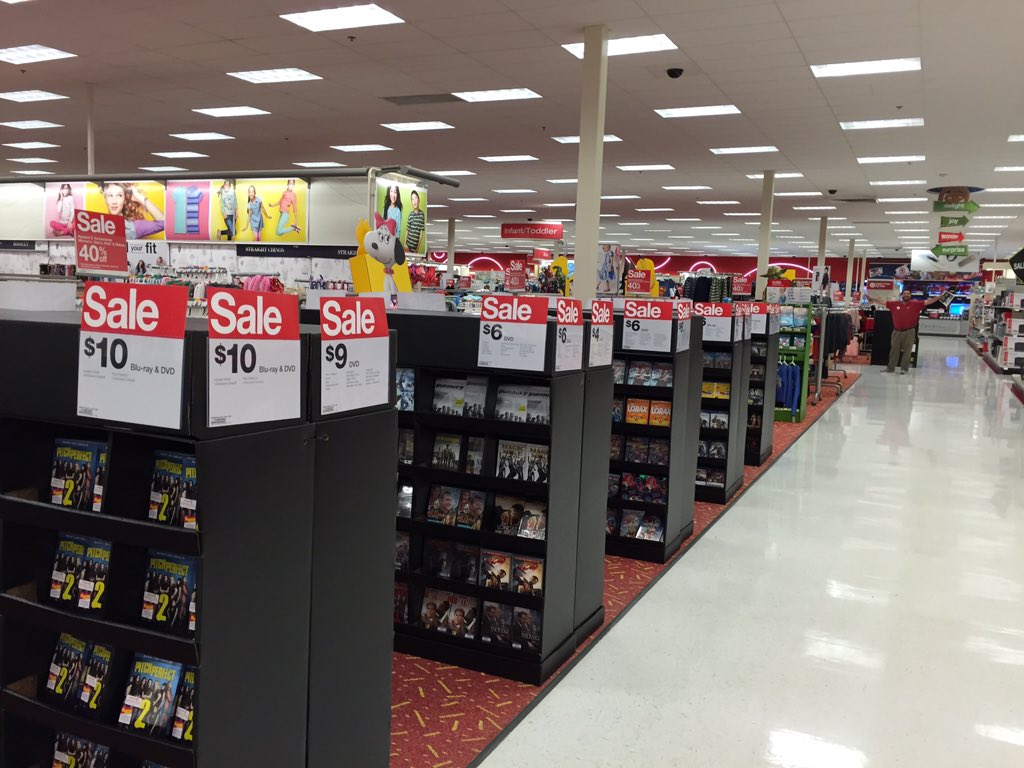 Team nailed it this Black Friday! Nice job @Rudikins19 <a href="/durfee_andrea/">Andrea Durfee</a> <a href="/OliviaMatenaer/">Olivia</a> <a href="/Karrininred/">Karrin Krall</a> <a href="/Howard_JoshT/">Josh Howard</a> 🏆