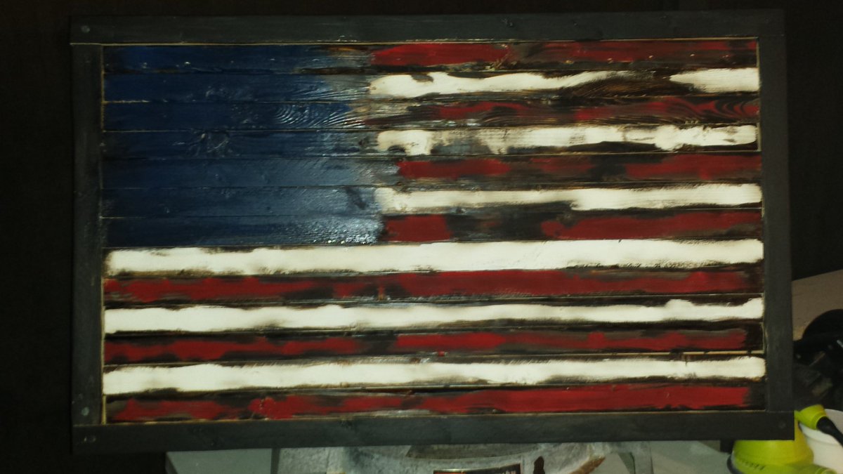 jblack_72's tweet photo. Late night in the shop. Not sure if I like this one. #vetartist #merica #military https://t.co/SipyyDimo8