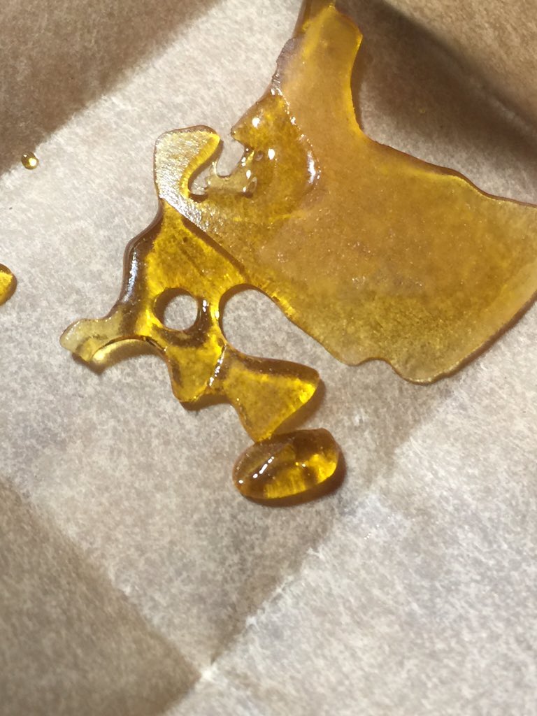 GreenThumbGirls's tweet photo. Bout to indulge #Chem4OG from  Planet Green. Yummmmmm! https://t.co/GQJyVCmkTb