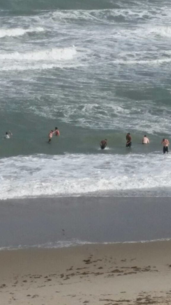 GswHoops_Canes's tweet photo. Swimming in the ocean today, great trip to Florida so far. We play at 4 30 tomorrow. https://t.co/hnqHeEnZzF