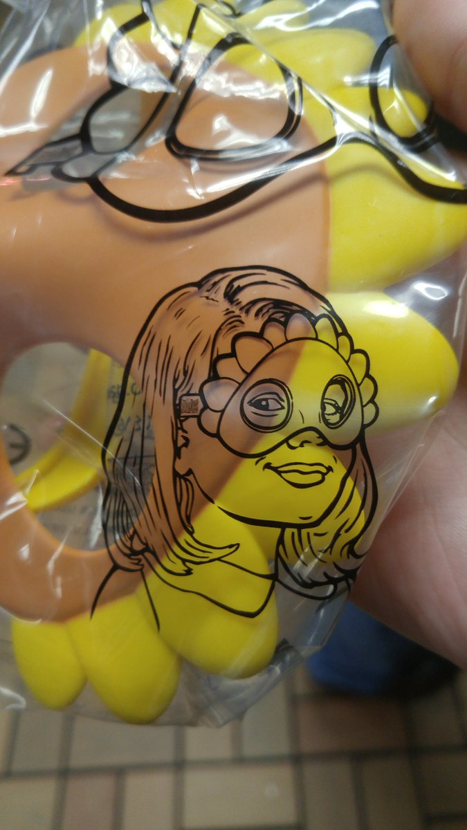 Punoholic's tweet image. //I BOUGHT ONE.
THIS BITCH BE HIDING SOMETHING