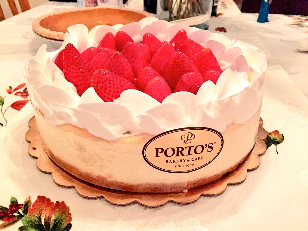 barb2point0's tweet photo. #thankyouPortos #cheesecakecoma @Portos #HappyThanksgiving https://t.co/Ig8DG3SCOS