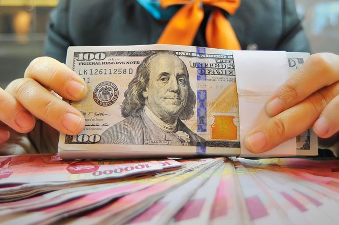 Metro_TV's tweet photo. Rupiah Dibuka Melemah ke Rp13.754/USD https://t.co/ZNQWmmxGfg https://t.co/ifvKZ3gVer