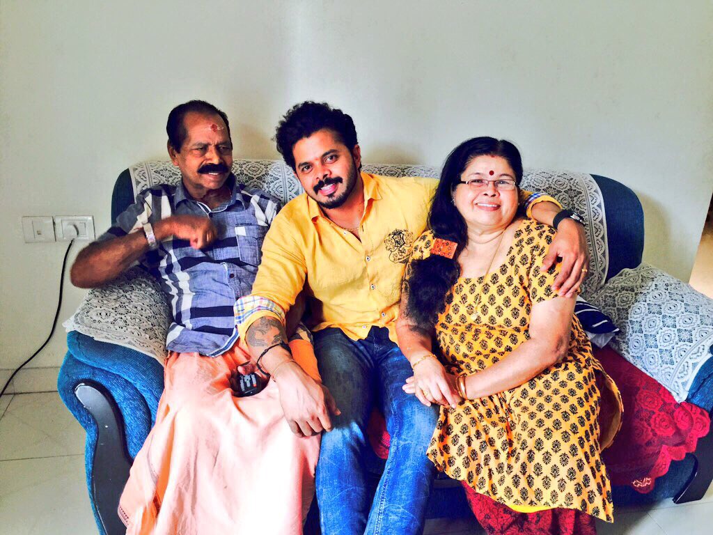 sreesanth36's tweet photo. Love u always my lovely achan https://t.co/yBD6y4Yeu0