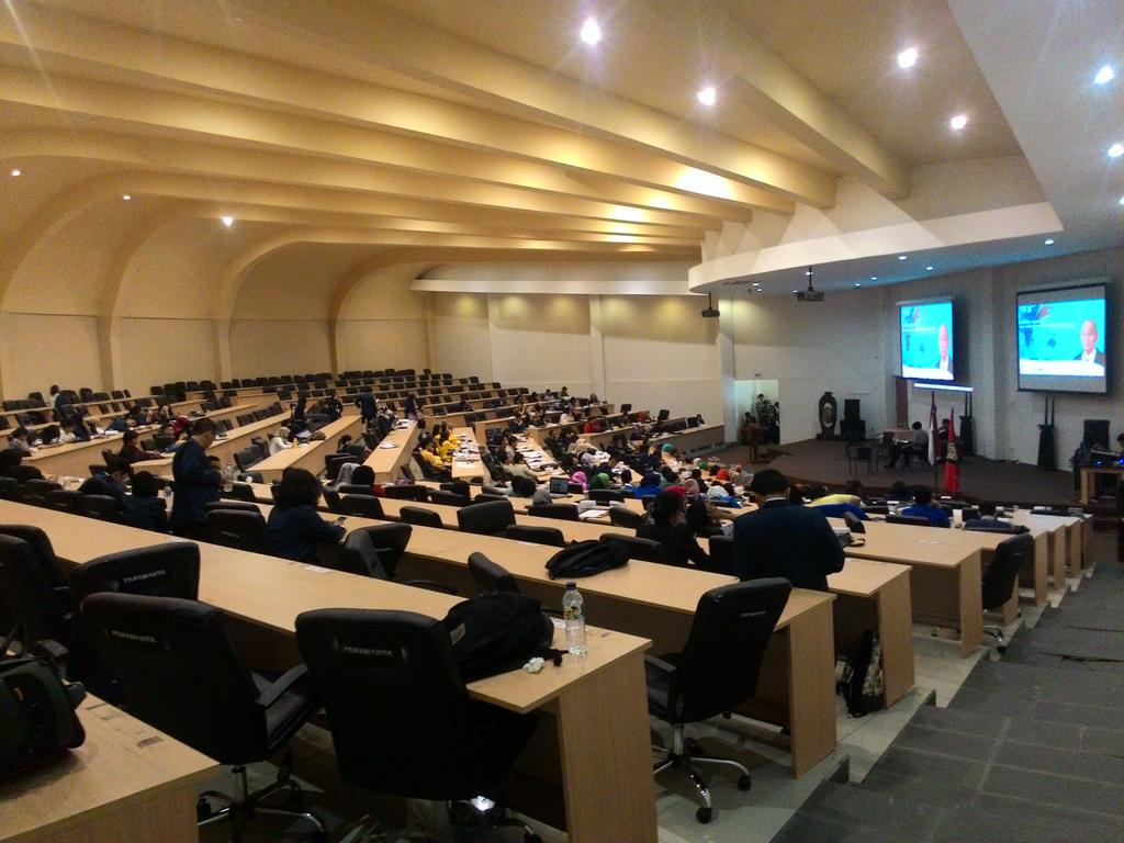 DLF_2016's tweet photo. Saat ini, pertunjukan teatrikal oleh Teater Themis pada opening ceremony #livetweet #DLF2015 https://t.co/sSsWyMG1sB