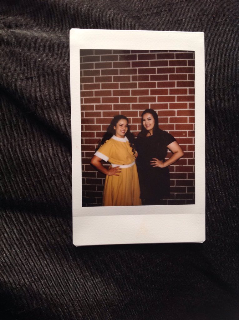 laurnicolexx's tweet photo. thankful I got closer to these people this year #awcute 😛😂💗 https://t.co/A590bkOwjG
