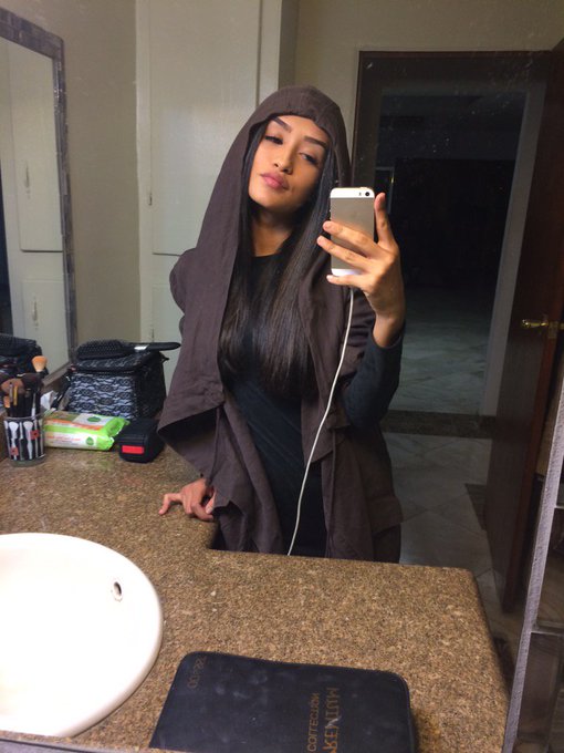 thanksgiving outfit is a bit dark https://t.co/0gtUd5ZRin<a href="/tag/edcfam"class="tags"><span>#edcfam</span></a>