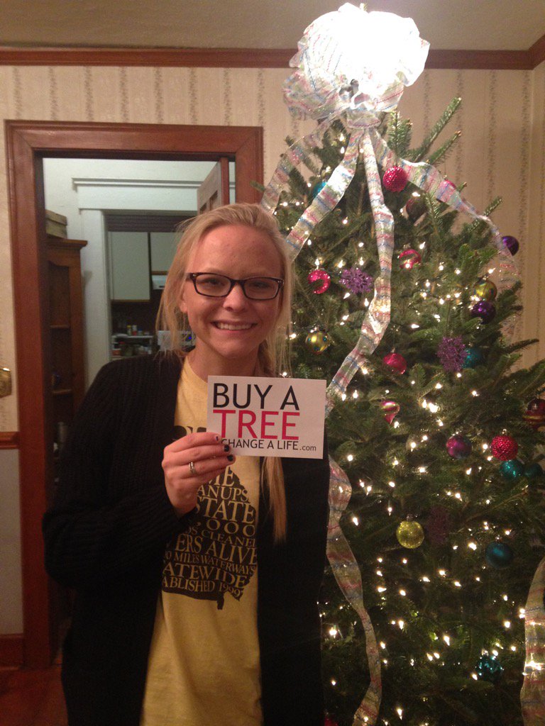 lenasmom97's tweet image. @lenampowell #buyatreechangealife #communityforgood #oclife