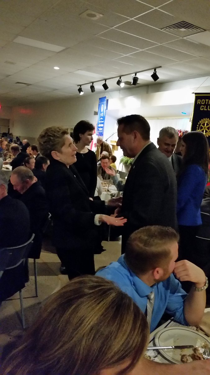 pinnaclehomes98's tweet photo. @Kathleen_Wynne @OntarioHBA  @kathrynrsegal  nice having our Premier at our local Rotary dinner tonight . https://t.co/TQnXLzhfI7