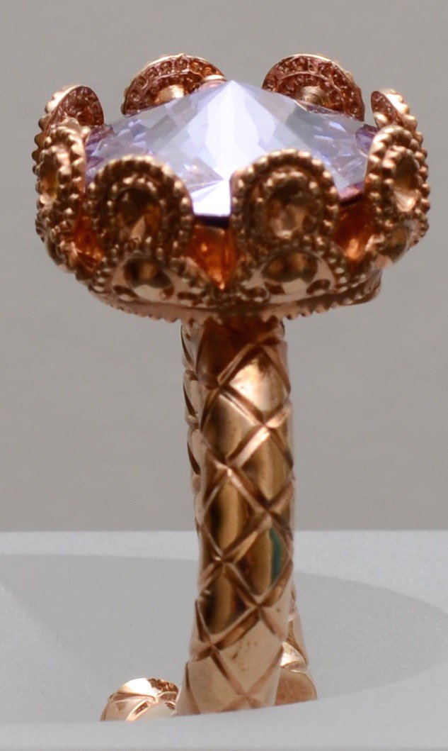 BanouCouture's tweet photo. Can you say no to this gorgeous RoseGold Brass Ring #BanouCouture #BanouCoutureBrassRing #Amethystswarvskicrystal https://t.co/p9pPDHVLIt