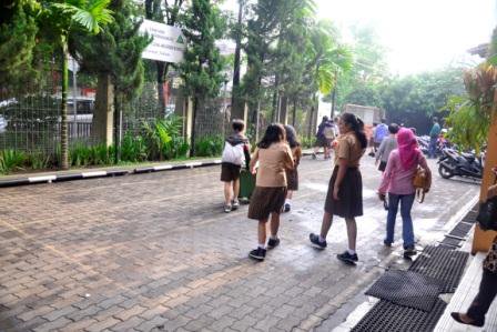 sdbpiyes2's tweet photo. Tidak Lupa hari ini #GPS
@ridwankamil,@se_bdg,@disdik_bandung,@GPSbdg,@BDGcleanaction,@bplh_kotabdg,@relawan_bdg https://t.co/fUygxVLMdf