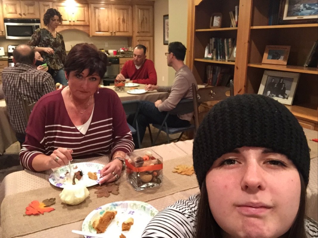 hkeezyy's tweet photo. Family selfie.. Well kinda. Lol The mashed potatoes were great today! Grateful. #widomteeth #ThanksGivingTM https://t.co/zTJkmFEjdf