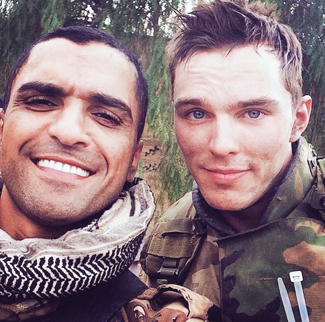_gardeniaa_'s tweet photo. #NicholasHoult and #SammySheik on #SandCastle set https://t.co/woDK49Nccp
