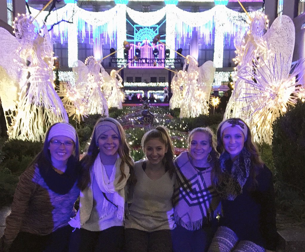Brittany_k_14's tweet photo. So thankful for all these amazing people in my life💗 https://t.co/AwcVzu6e1M