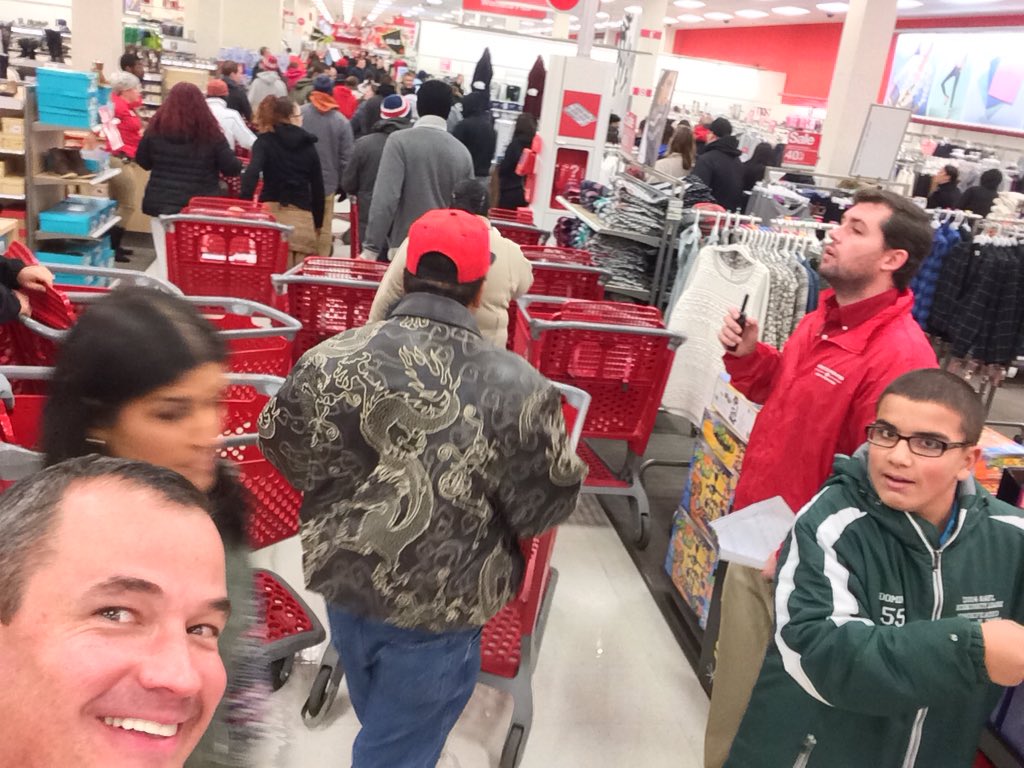 ErikGiesler's tweet photo. #BlackFridayisON #Bestteaminretail
#ThankYOUteam lets doing it again in Mass! @samshah21 @MargaretDinneny https://t.co/1MOeDgwc68