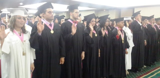 prensaunermb's tweet photo. Egresó la I Promoción de Licenciados mención aduana y tributación en Maracaibo https://t.co/tck2V9aZTw https://t.co/IwYedIMkDk