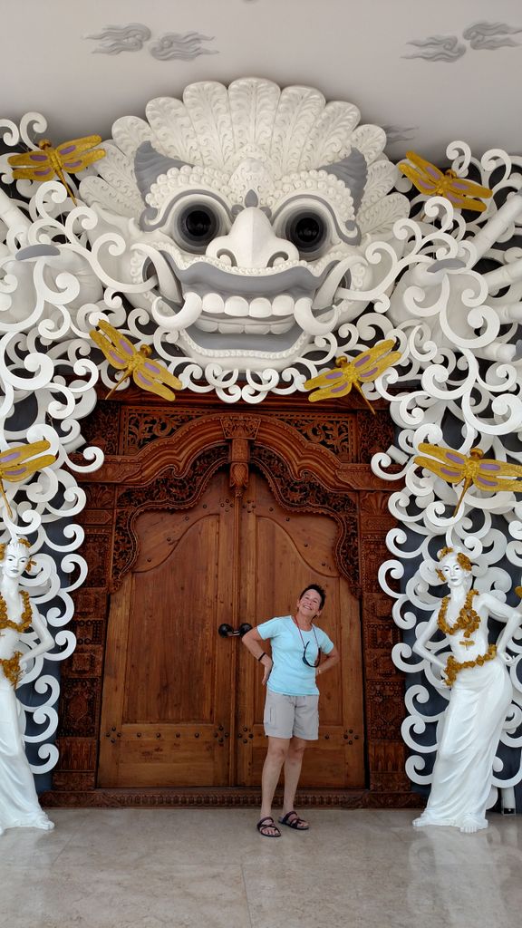 Jan_Fisher's tweet photo. #ucsilver #ucsilverbali trip of a lifetime! W@firstladypoker @CardPlayerCruis https://t.co/AyvHjUBDbD