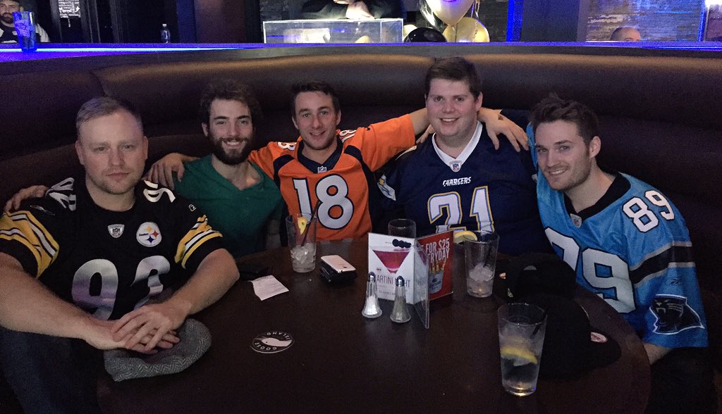 NFL Canada (@nflcanada) on Twitter photo Four have favourite teams, but one is undecided! Will he be a <a href="/Packers/">Green Bay Packers</a> or <a href="/ChicagoBears/">Chicago Bears</a> fan by the end of the night? Four have favourite teams, but one is undecided! Will he be a <a href="/Packers/">Green Bay Packers</a> or <a href="/ChicagoBears/">Chicago Bears</a> fan by the end of the night?