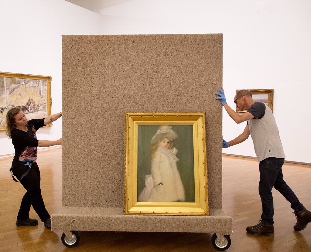 NatGalleryAus's tweet photo. Finishing touches, #TomRoberts. https://t.co/omxuOFcBNo