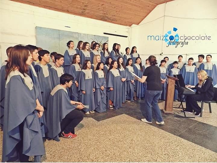 ayelenroojas's tweet photo. Un recuerdo que para siempre quedará en mi🎤🎶💖 #Corrientes2015 https://t.co/wRkkOk3GJY