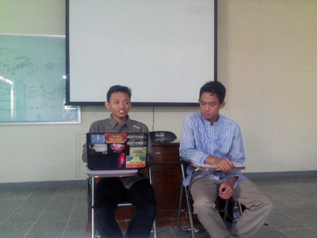 @OjanVrs  pematerinya... Kajian Al Azhar , ruang 3 <a href="/pssi_unej/">PS. Sistem Informasi</a> . membahas shalat dhuha. <a href="/febyrizvi/">Kuli Frasa</a> pemateri slnjtnya