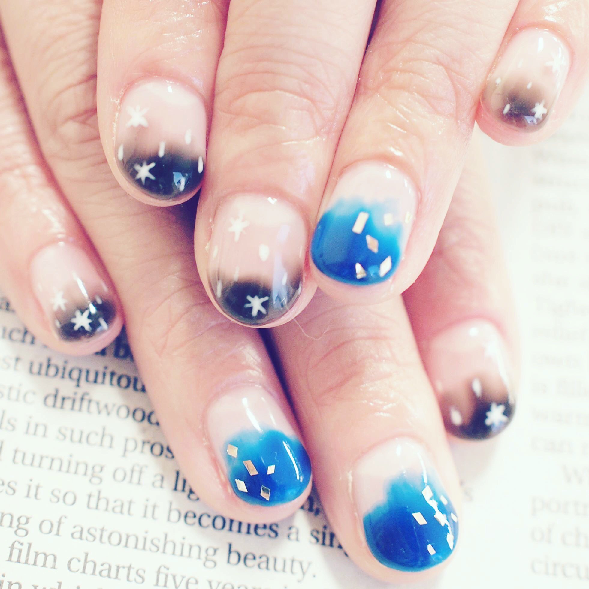 Nail Yumihari 星空と雪空と なネイル お空と雲をイメージしたふわふわフレンチに 星と雪を 6500 Nail Naildesign ネイル ショートネイル 冬ネイル 雪ネイル Yumihari 札幌 Sapporo T Co 8oo41hwsji Twitter
