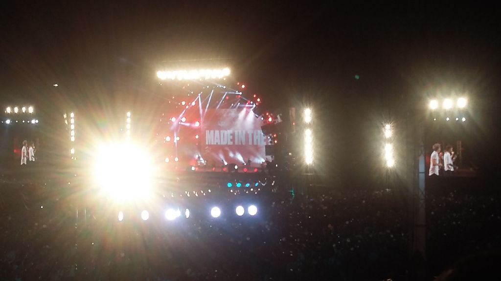 notasparati's tweet image. Ya están los @onedirection en vivo desde el #ForoSol #OneDirectionEnMexico
