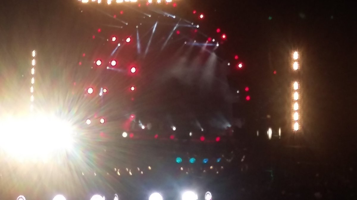 notasparati's tweet image. Ya están los @onedirection en vivo desde el #ForoSol #OneDirectionEnMexico